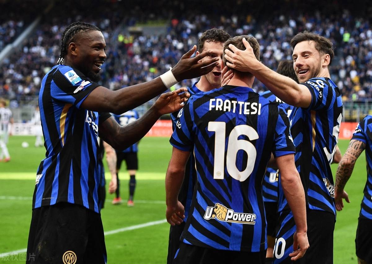 意大利杯赛场波澜，AC米兰小胜那不勒斯