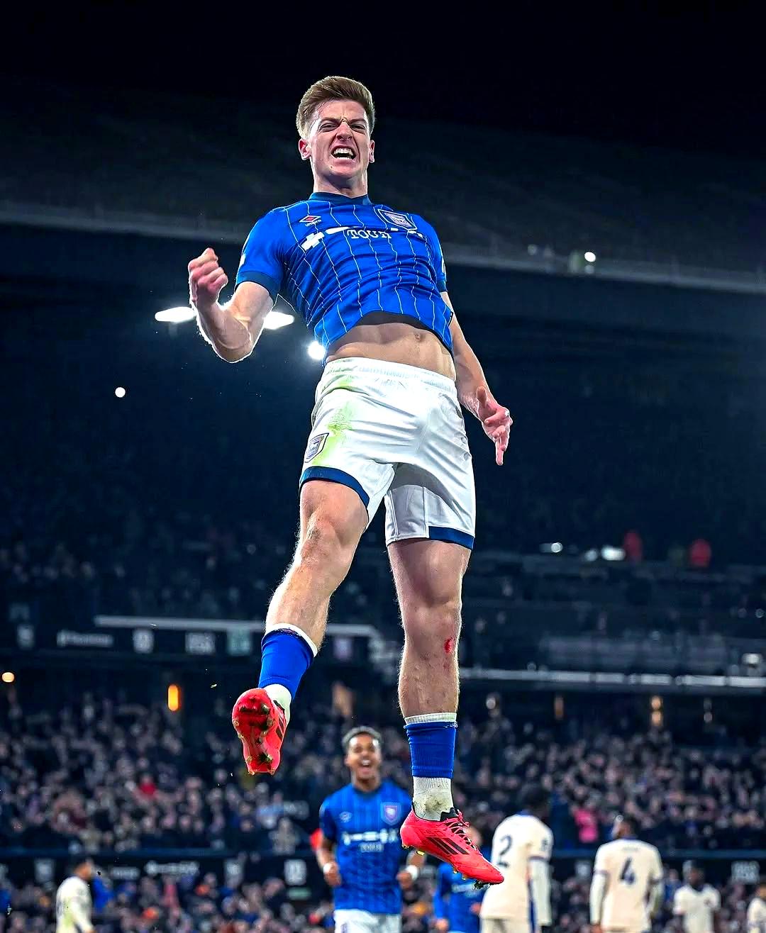 英雄联盟下注-伊普斯维奇队员宣布转会,引起球迷关注的是谁