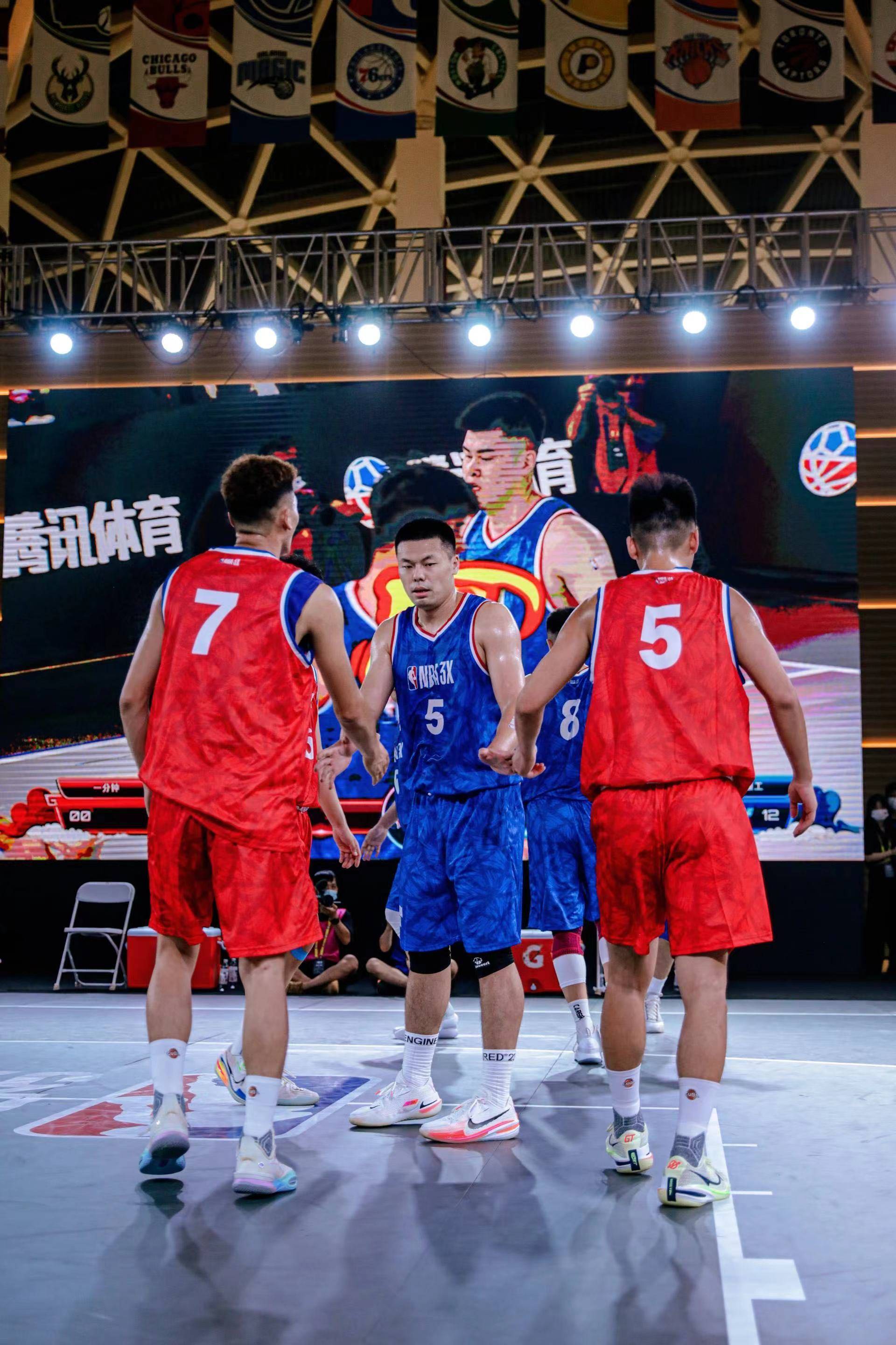 法国篮球联赛季后赛落幕，冠军庆典盛大举行的简单介绍