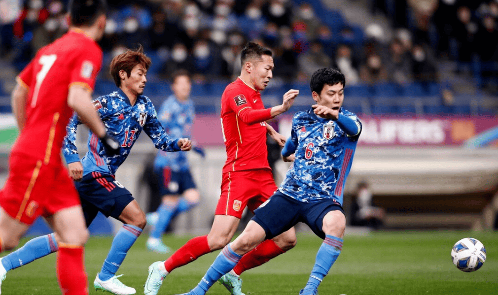 日本球员实力斩获足球赛场上的制胜者